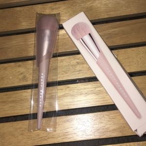 FENTY BEAUTY foundation brush